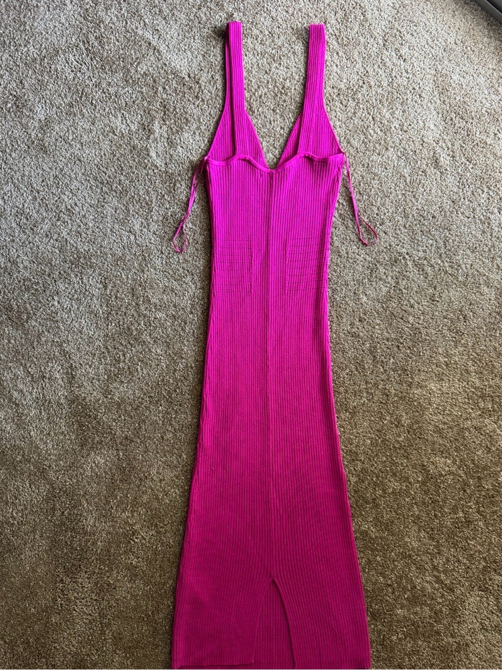 GUESS Ribbed Knit Vneck Pink Midi Dress - Picture 6 of 7